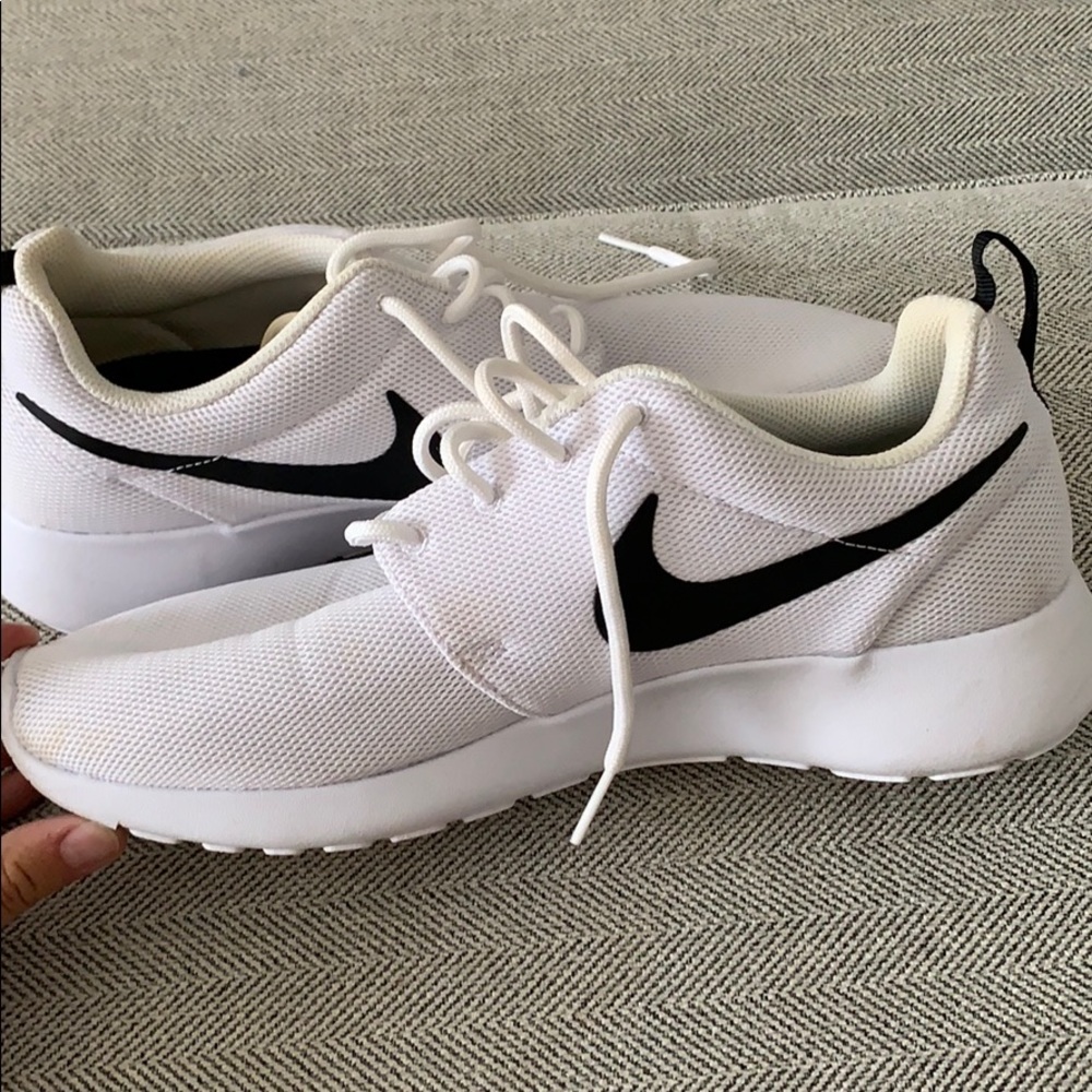 Nike Roche White Sneaker
